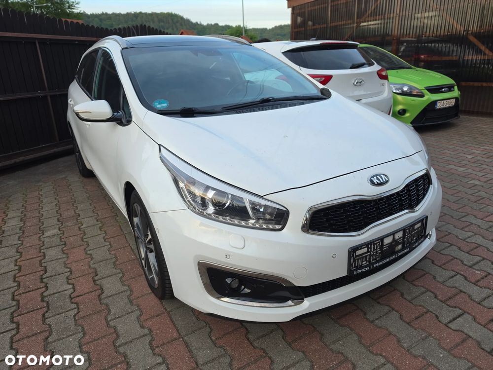 Kia Ceed 1.6 CRDi 136 ISG Platinum Edition - 1