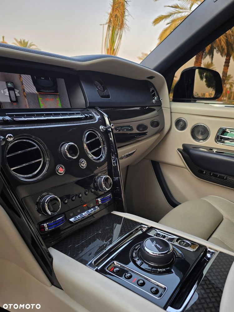 Rolls-Royce Cullinan - 4