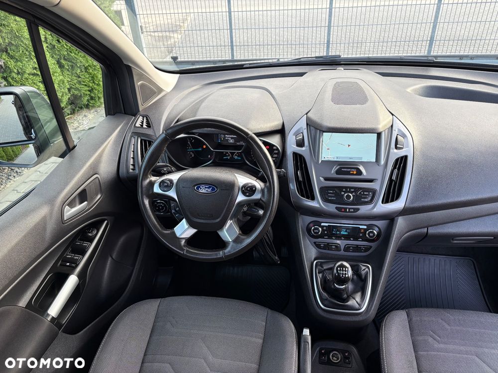 Ford Tourneo Connect Grand - 23
