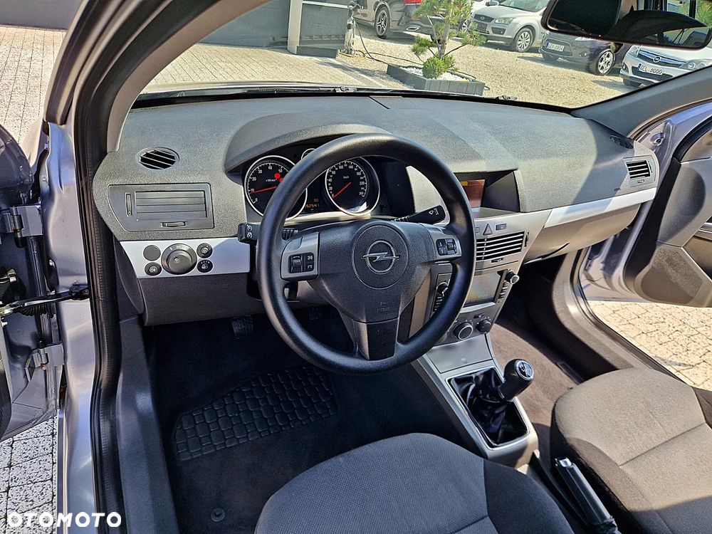 Opel Astra 1.6 Essentia - 4