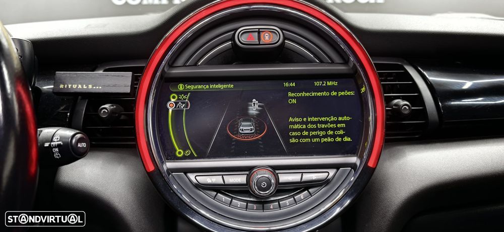 MINI 5 Portas Cooper SD Sport Aut. Seven - 36