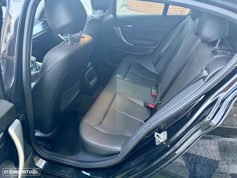 BMW 116 d Line Urban - 16