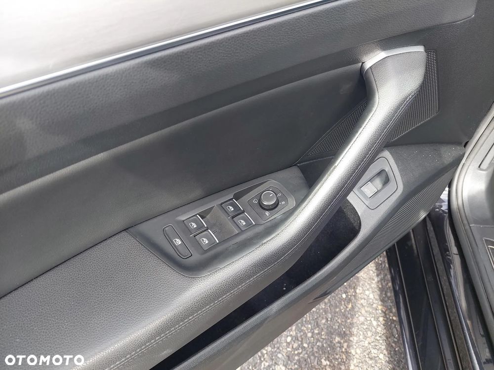 Volkswagen Passat - 10