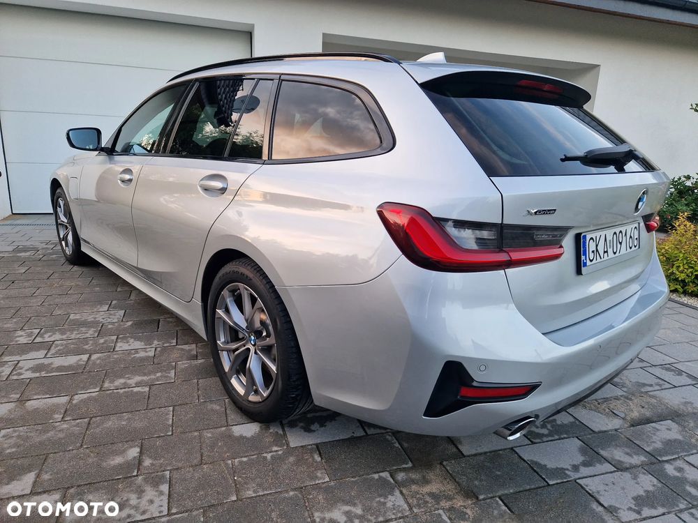 BMW Seria 3 330e xDrive - 12