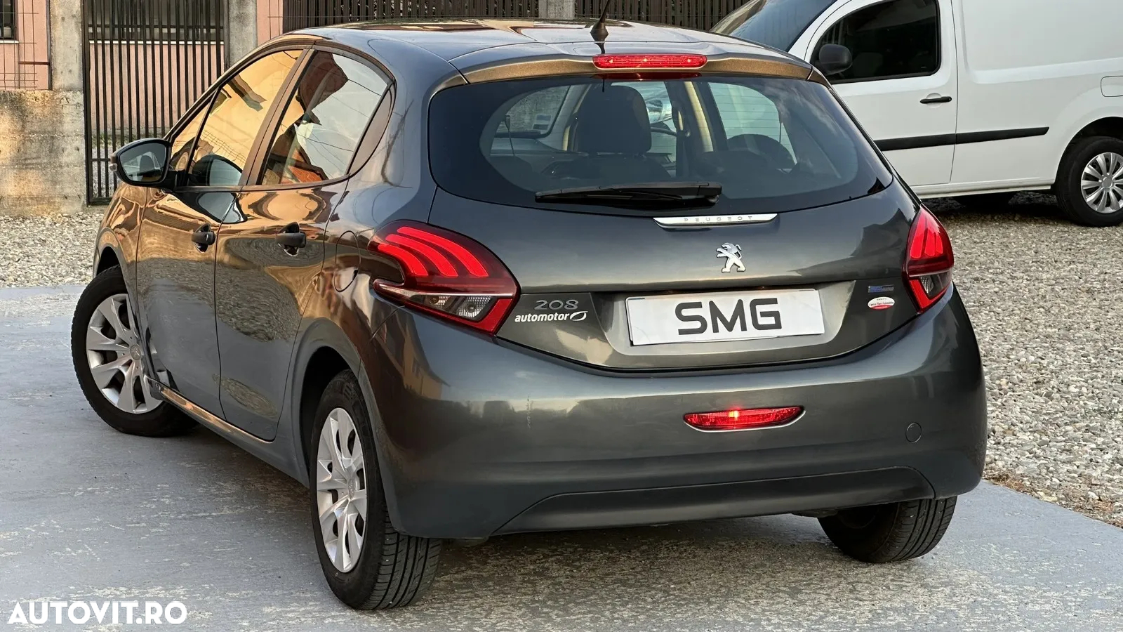 Peugeot 208 1.2 L PureTech Allure - 25
