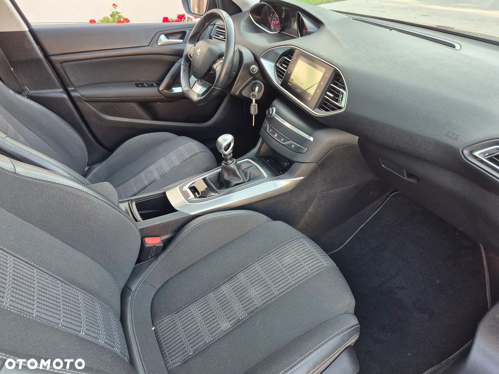 Peugeot 308 BlueHDi 120 Stop & Start Allure - 11