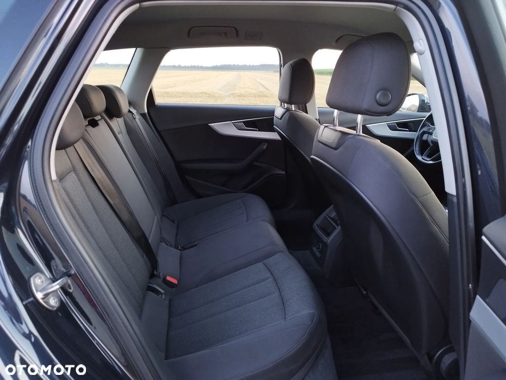 Audi A4 Avant 2.0 TDI ultra S tronic - 16