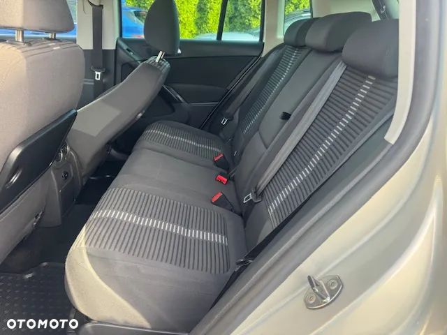 Volkswagen Tiguan - 21