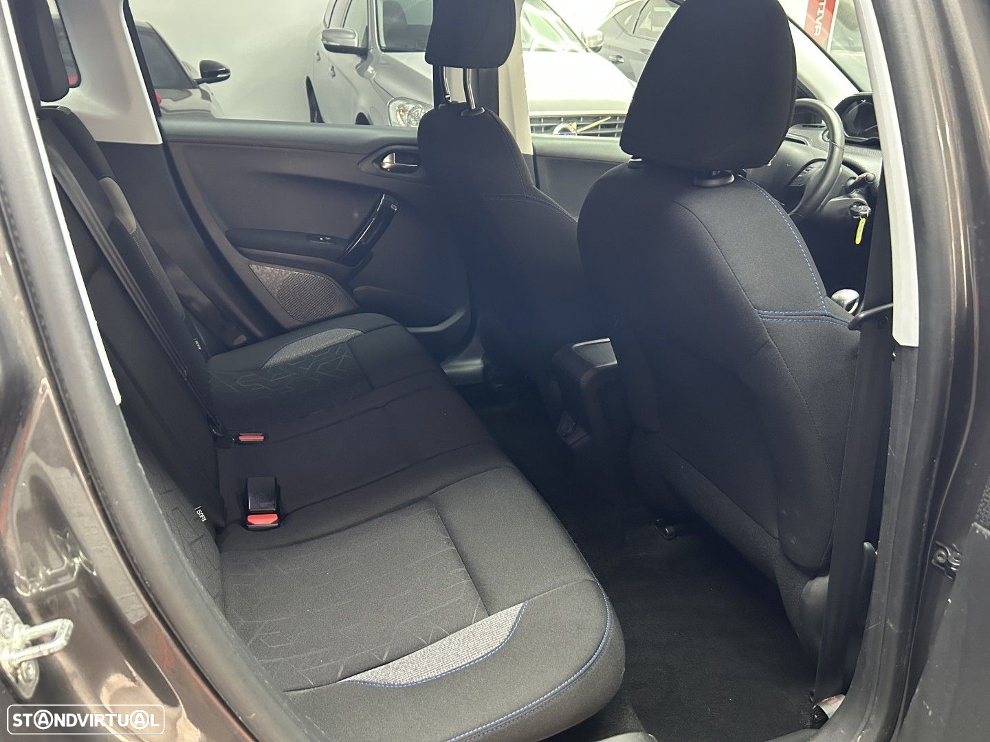 Peugeot 2008 1.2 PureTech Style - 15