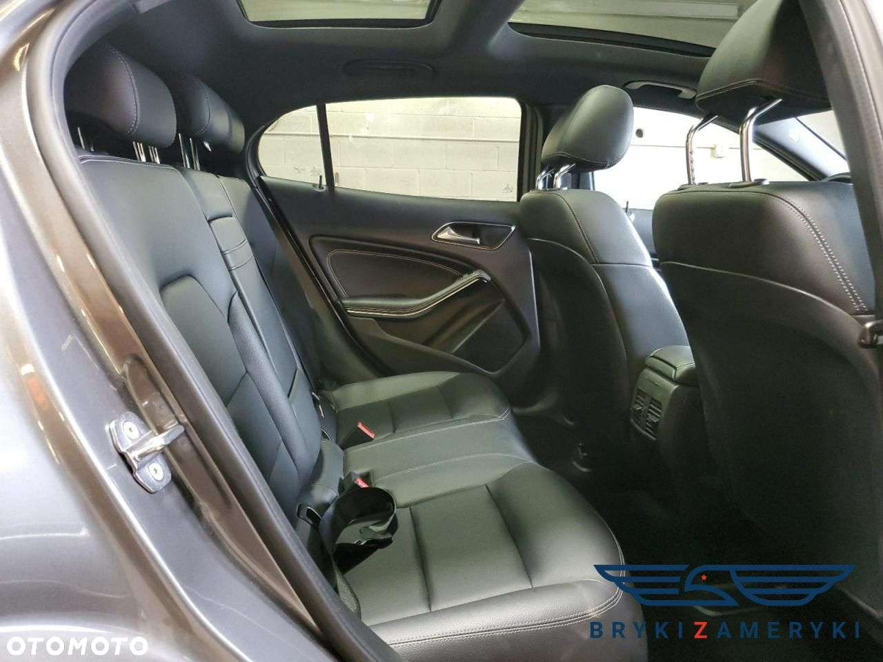 Mercedes-Benz GLA - 11