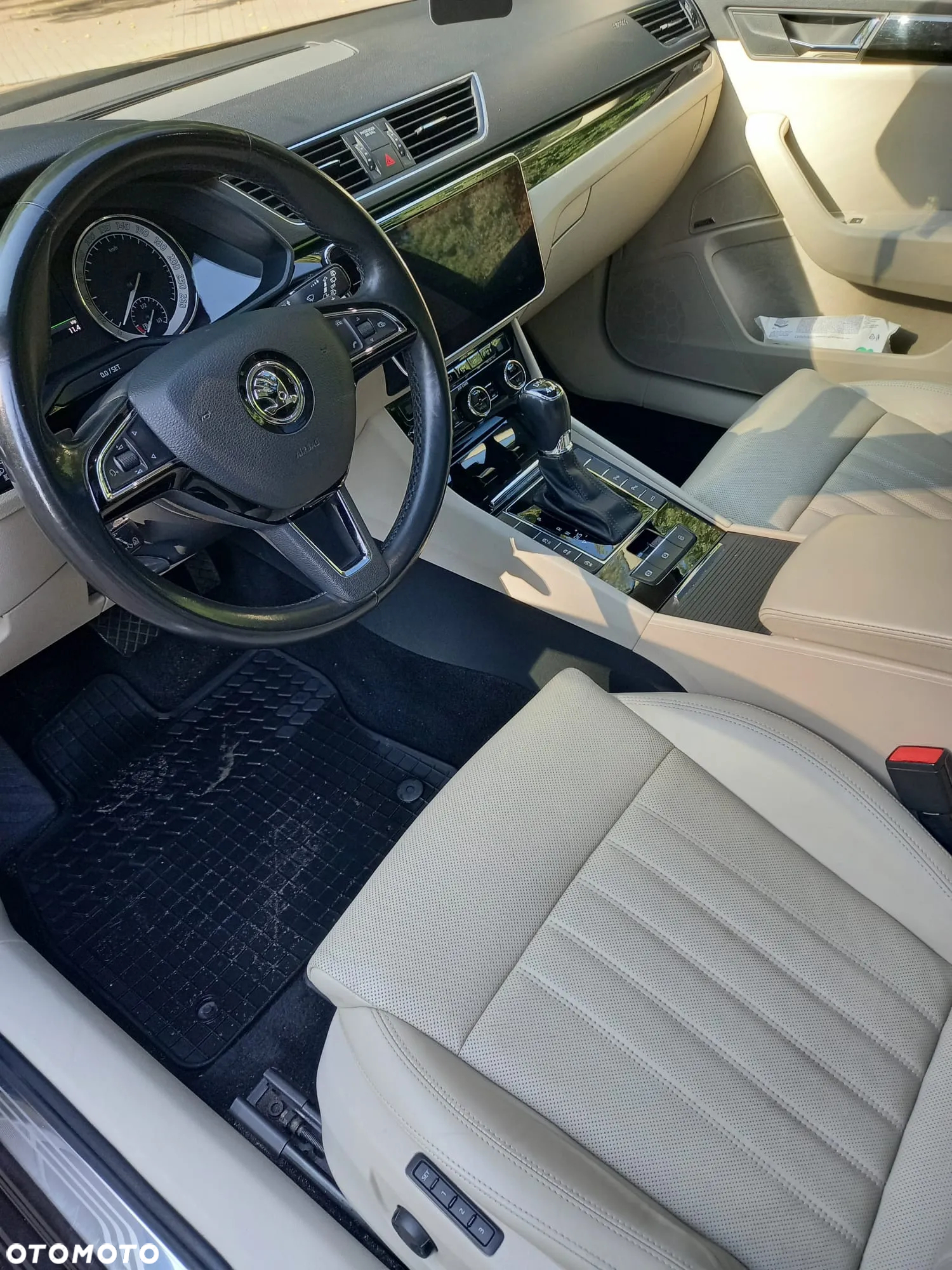 Skoda Superb 2.0 TDI 4x4 L&K DSG - 16