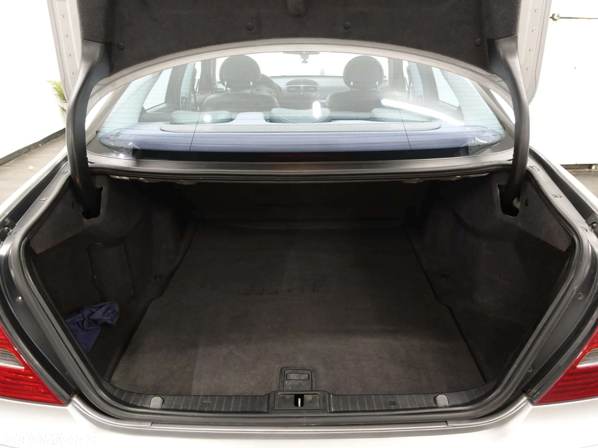 Mercedes-Benz Klasa E 320 Avantgarde - 25