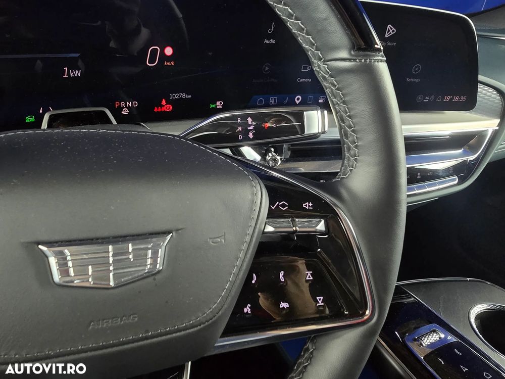 Cadillac Lyriq Sport - 14