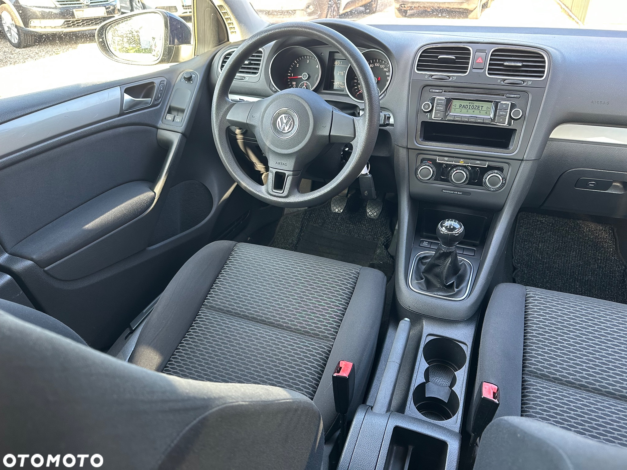 Volkswagen Golf 1.6 TDI DPF Comfortline - 12