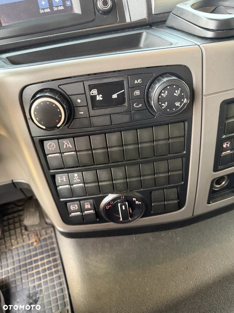 MAN 2 x TGL 12.250 - 23