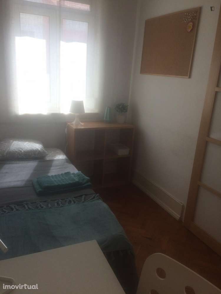 Quarto - localizado em Alameda Lisbon - Grande imagem: 3/55