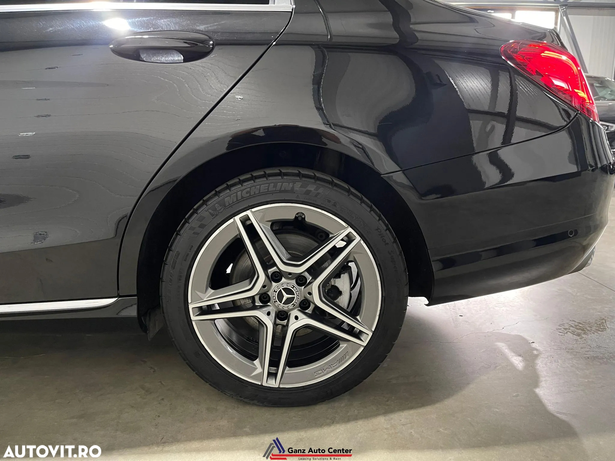 Mercedes-Benz C 220 d 4Matic 9G-TRONIC AMG Line - 32