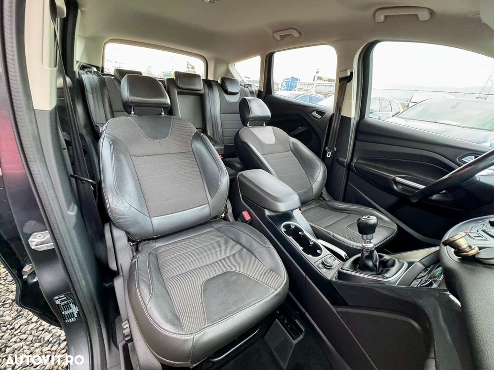 Ford Kuga 2.0 TDCi 2x4 Titanium - 29