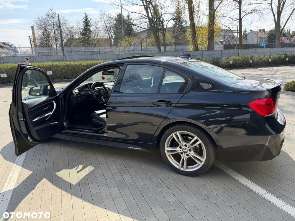 BMW Seria 3 328i xDrive - 28
