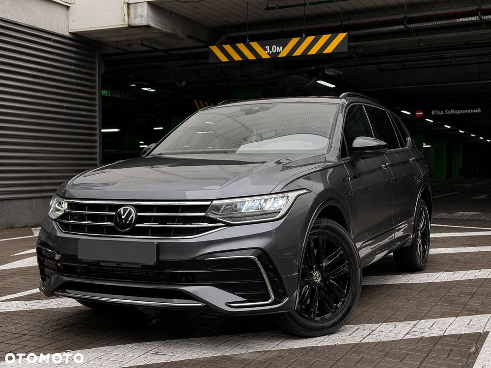 Volkswagen Tiguan - 1