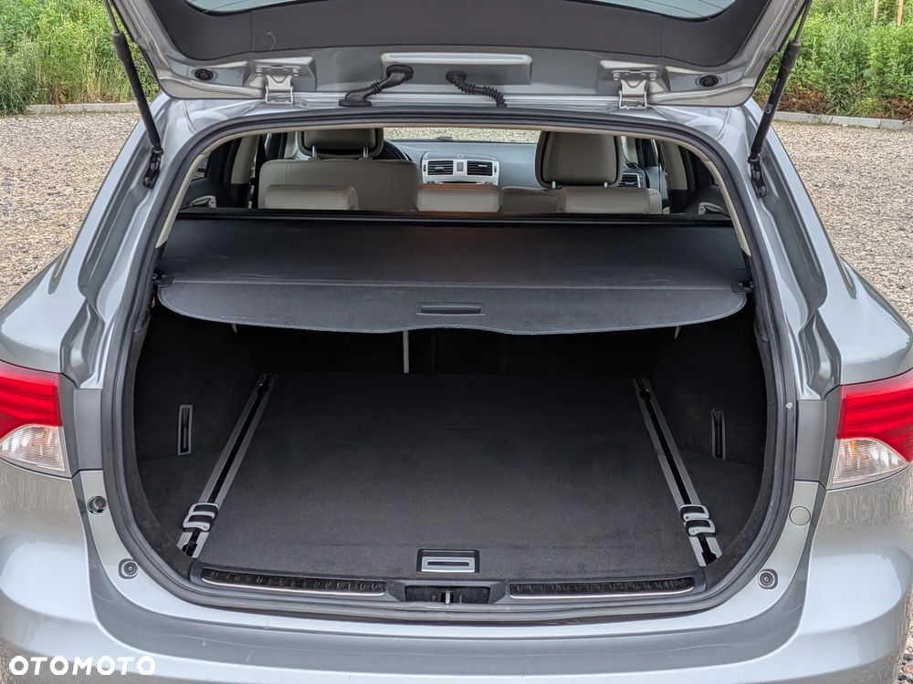 Toyota Avensis 2.0 Prestige EU5 MS - 10