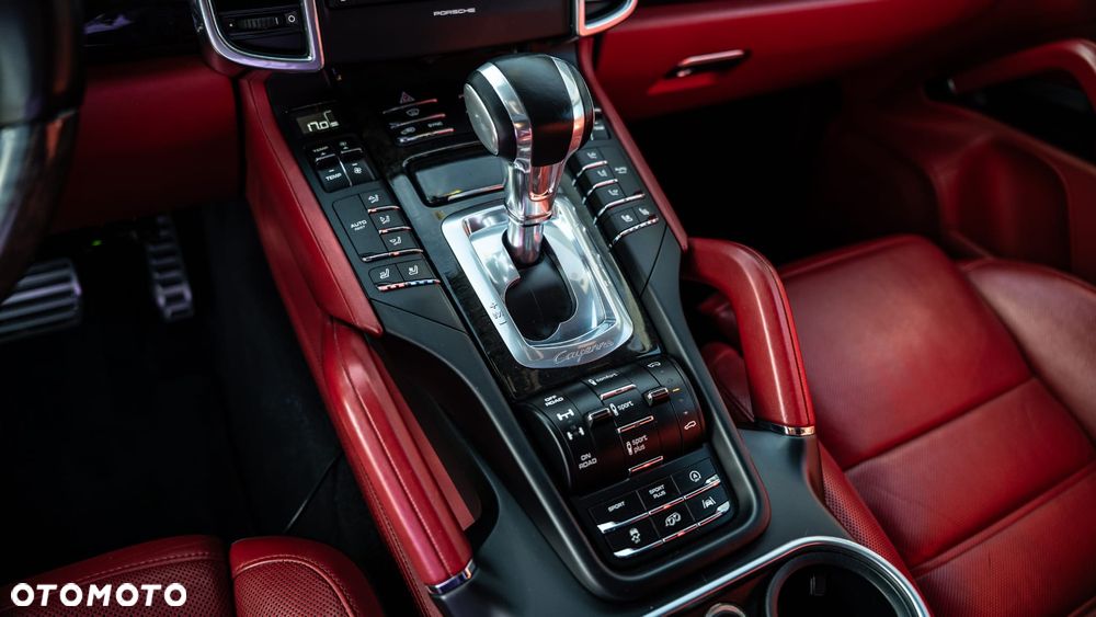 Porsche Cayenne GTS Tiptronic S - 22