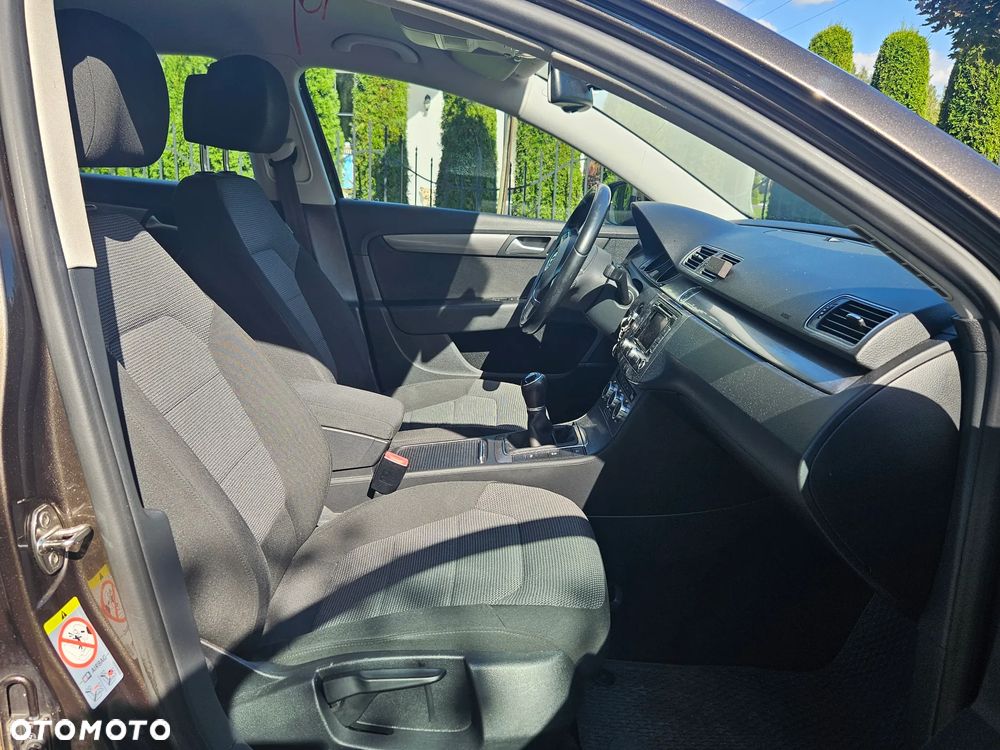 Volkswagen Passat 1.4 TSI BMT Highline - 23