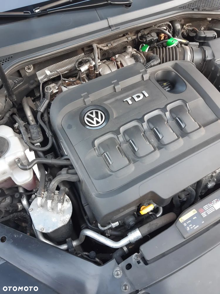 Volkswagen Passat - 33