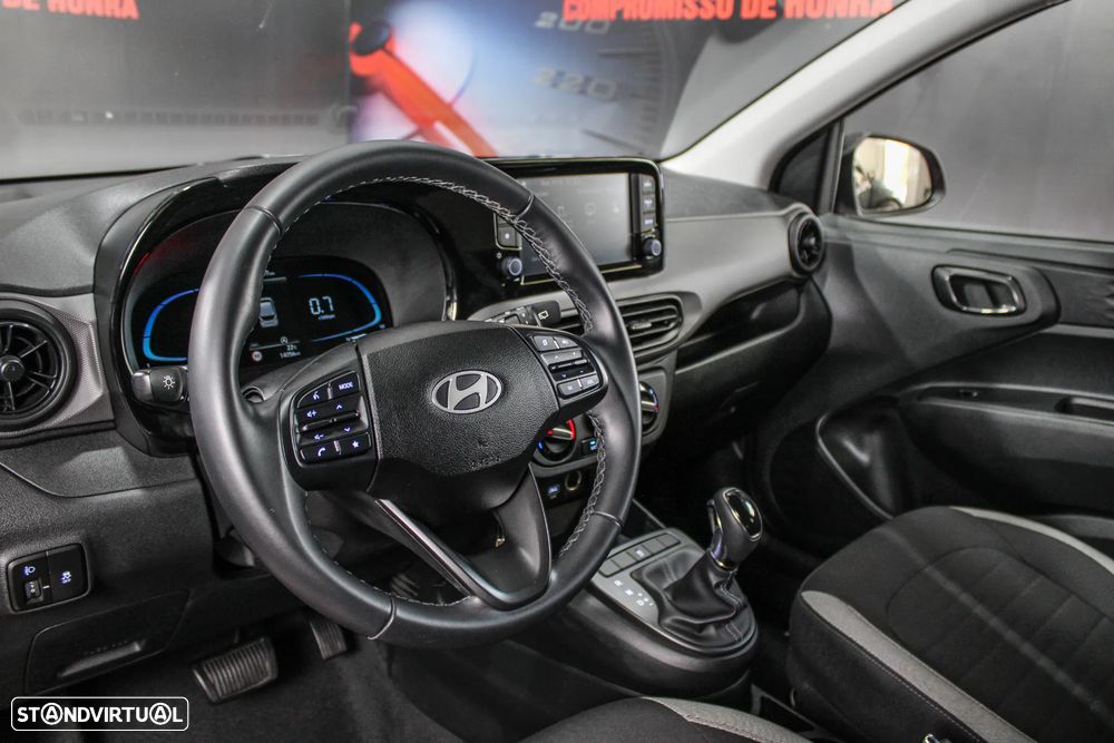 Hyundai i10 1.0 Comfort AMT - 23