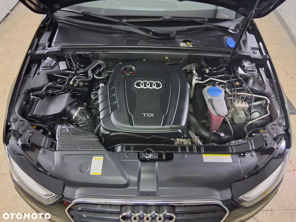 Audi A4 Avant 2.0 TDI DPF S line Sportpaket - 29
