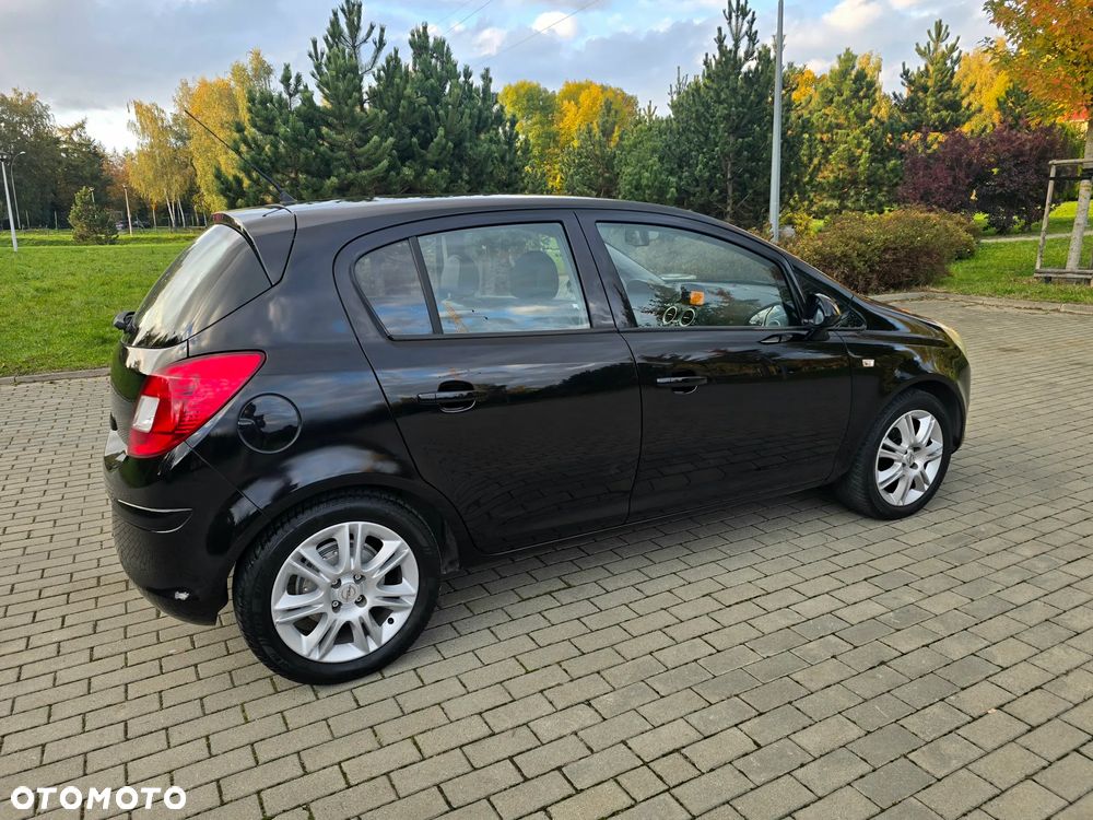 Opel Corsa 1.4 16V Cosmo - 14