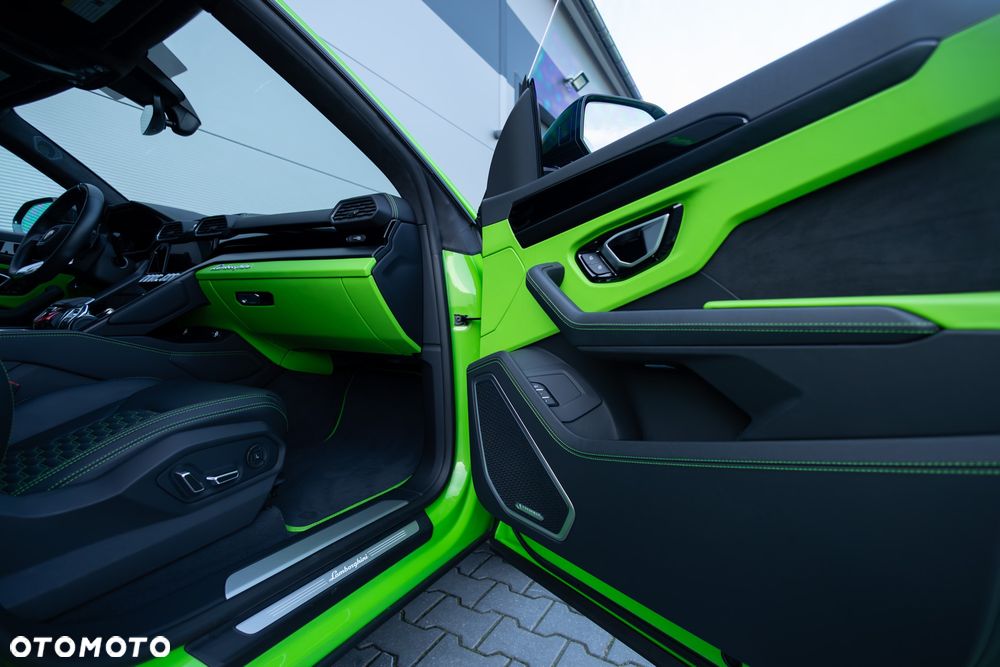 Lamborghini Urus - 16