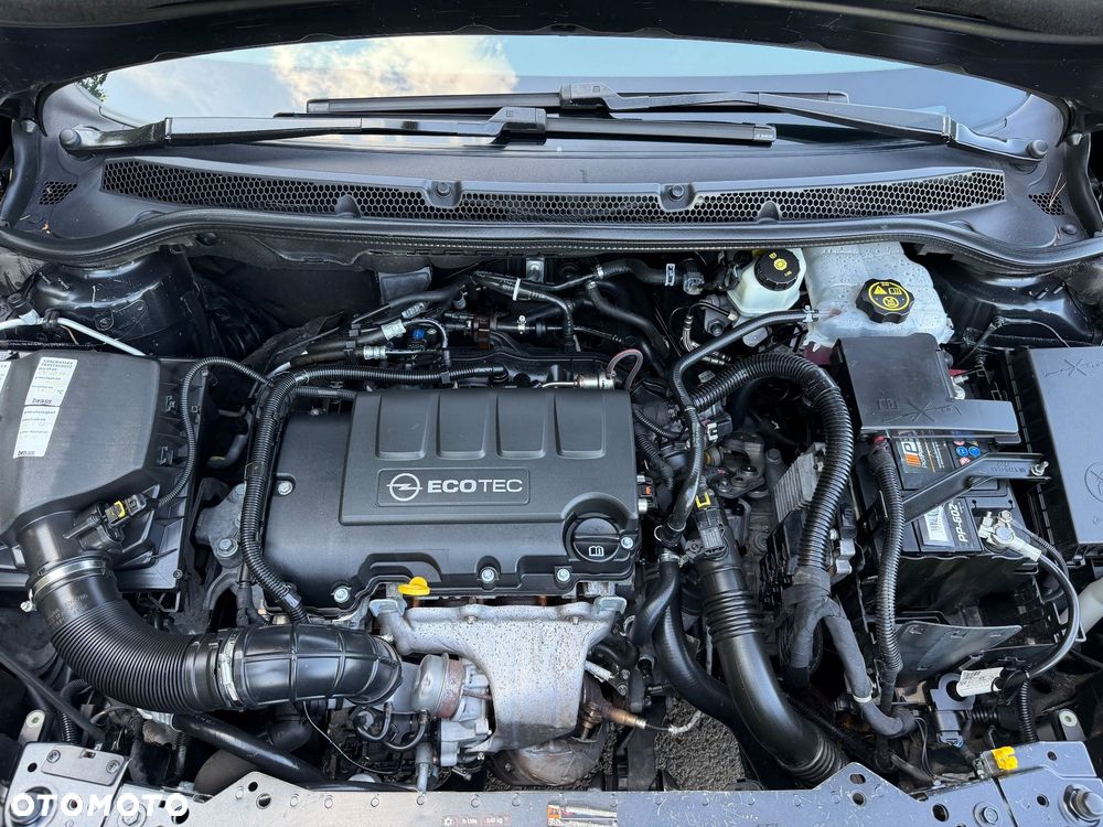 Opel Astra 1.4 Turbo 150 Jahre - 13