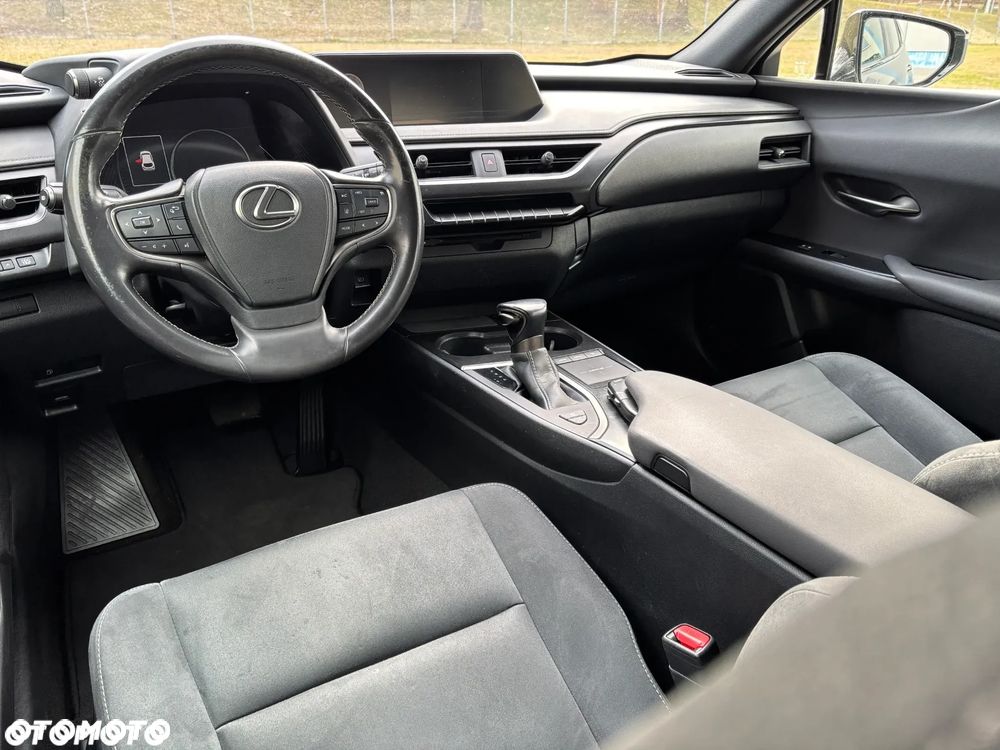 Lexus UX - 11