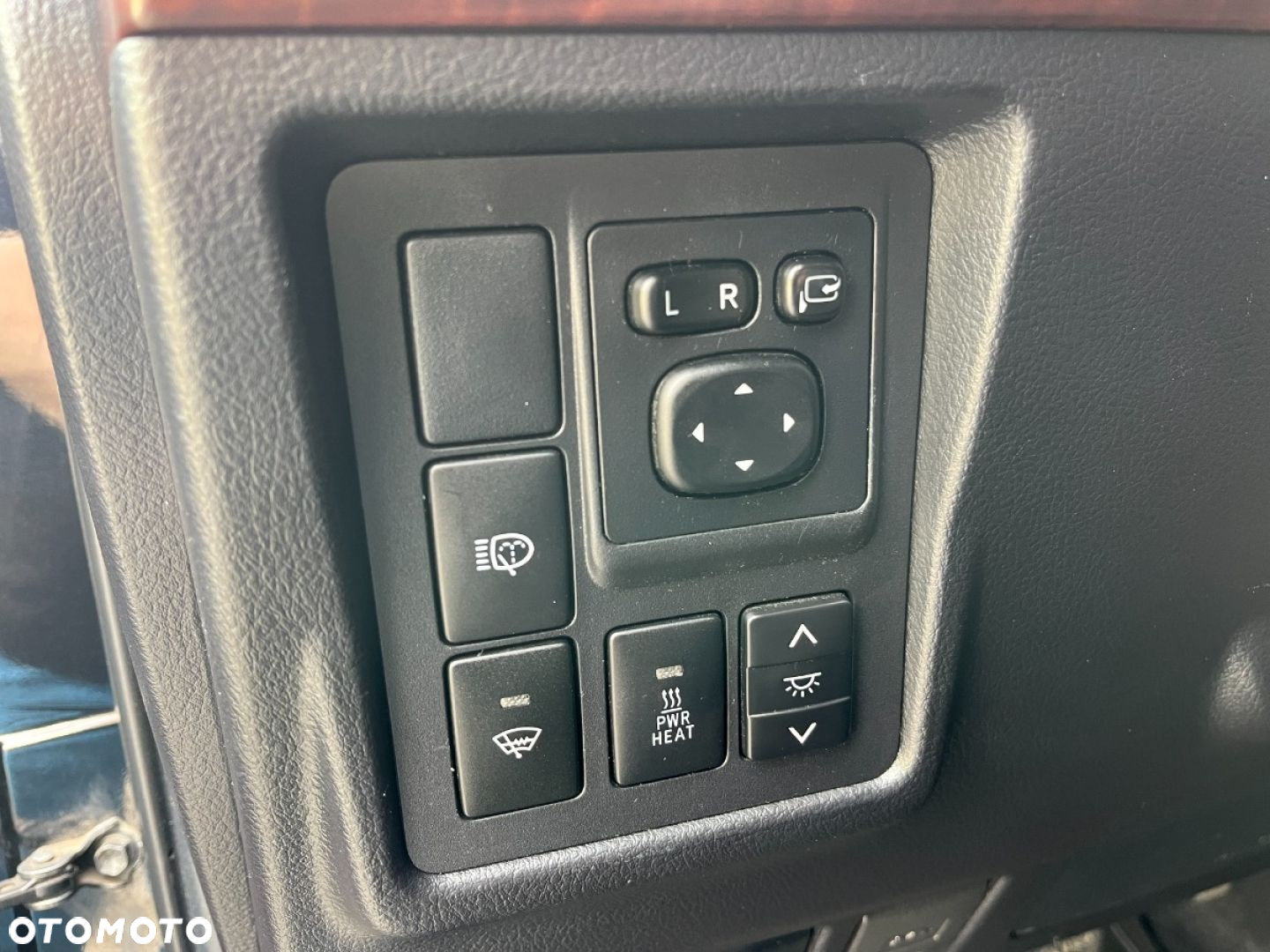 Toyota Land Cruiser - 18