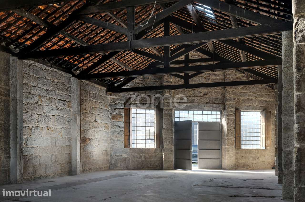 ARMAZÉM (9) DE ARQ. RÚSTICA COM LOGRADOURO EM CAMPANHÃ, PORTO - Grande imagem: 4/28
