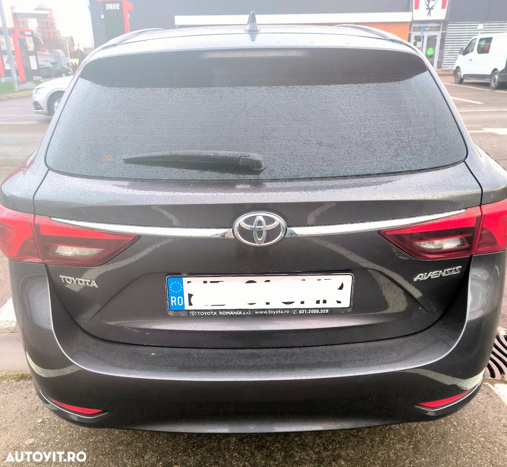 Toyota Avensis 2.0 D-4D Executive Terracotta - 4