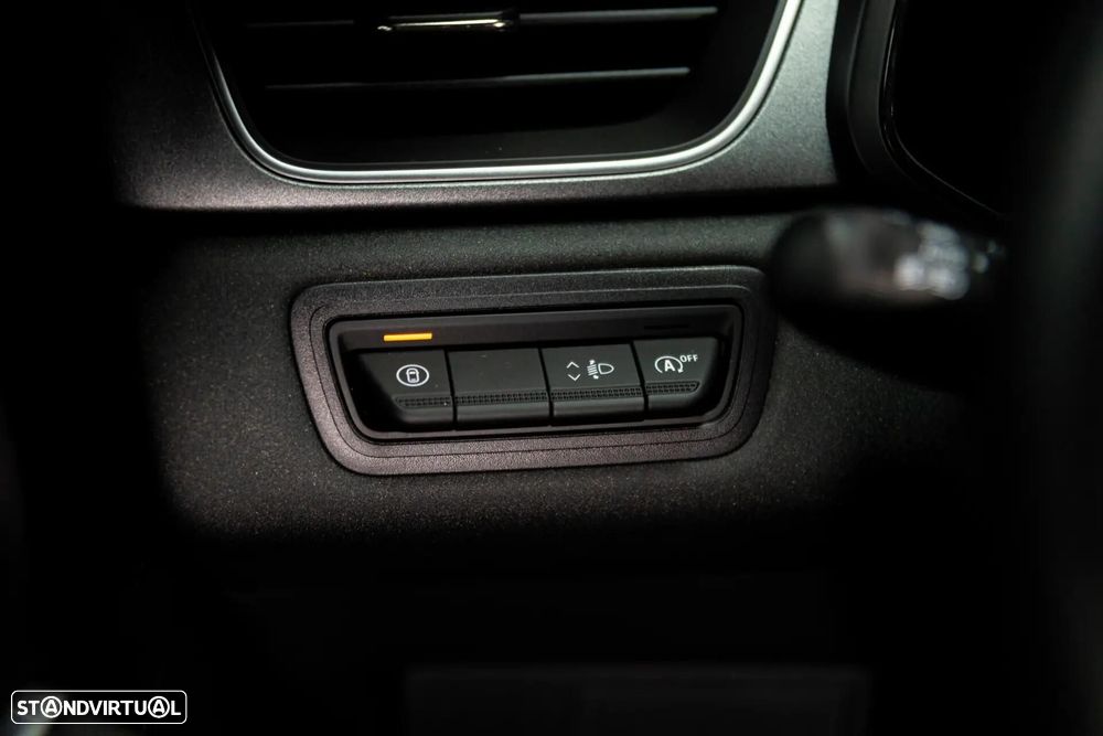 Renault Captur 1.3 TCe Techno EDC - 25