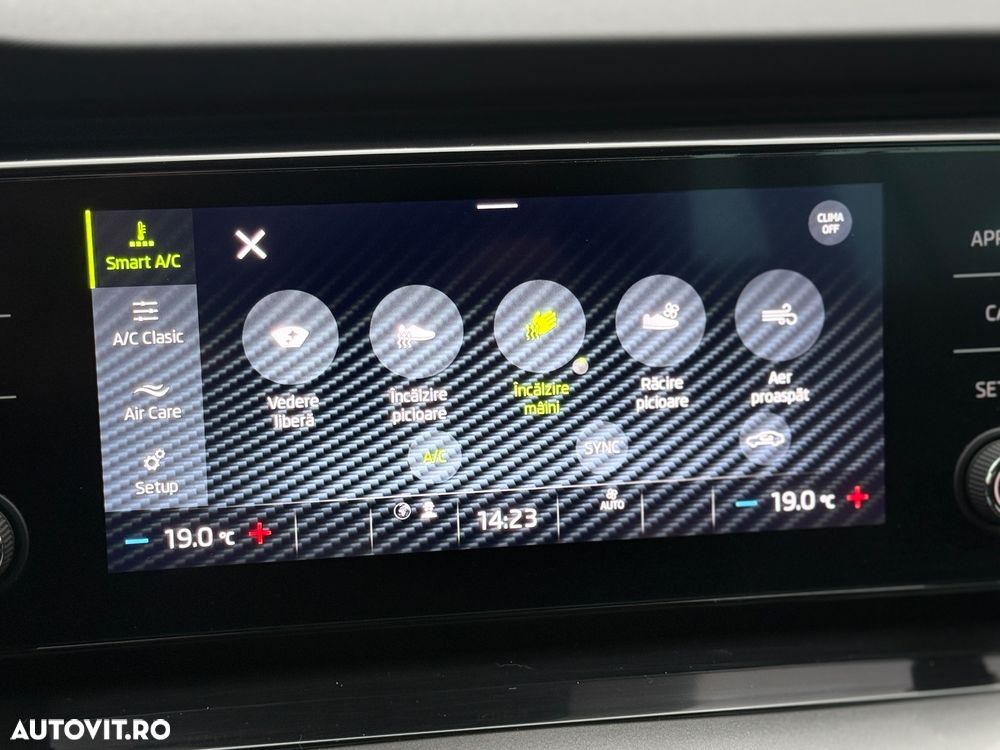 Skoda Octavia Combi 2.0 TDI DSG Premium Edition - 29