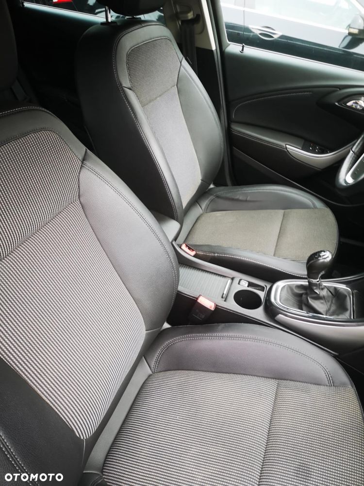 Opel Astra 1.4 Turbo Exklusiv - 17