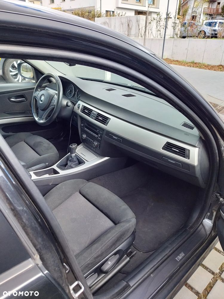 BMW Seria 3 318d - 10