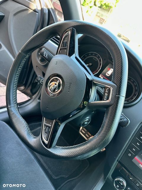Skoda Octavia 2.0 TDI DSG RS - 14