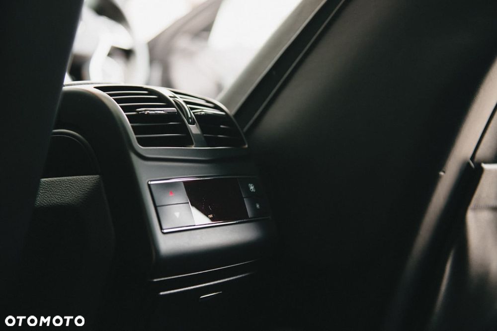 Mercedes-Benz Klasa E 63 AMG AMG Speedshift 7G-MCT - 32