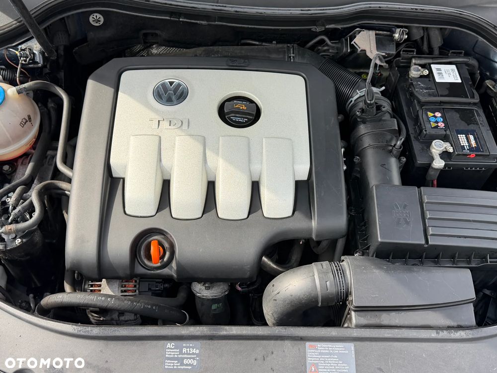 Volkswagen Passat - 11