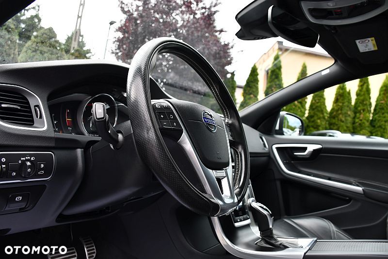 Volvo V60 D4 Geartronic RDesign - 11