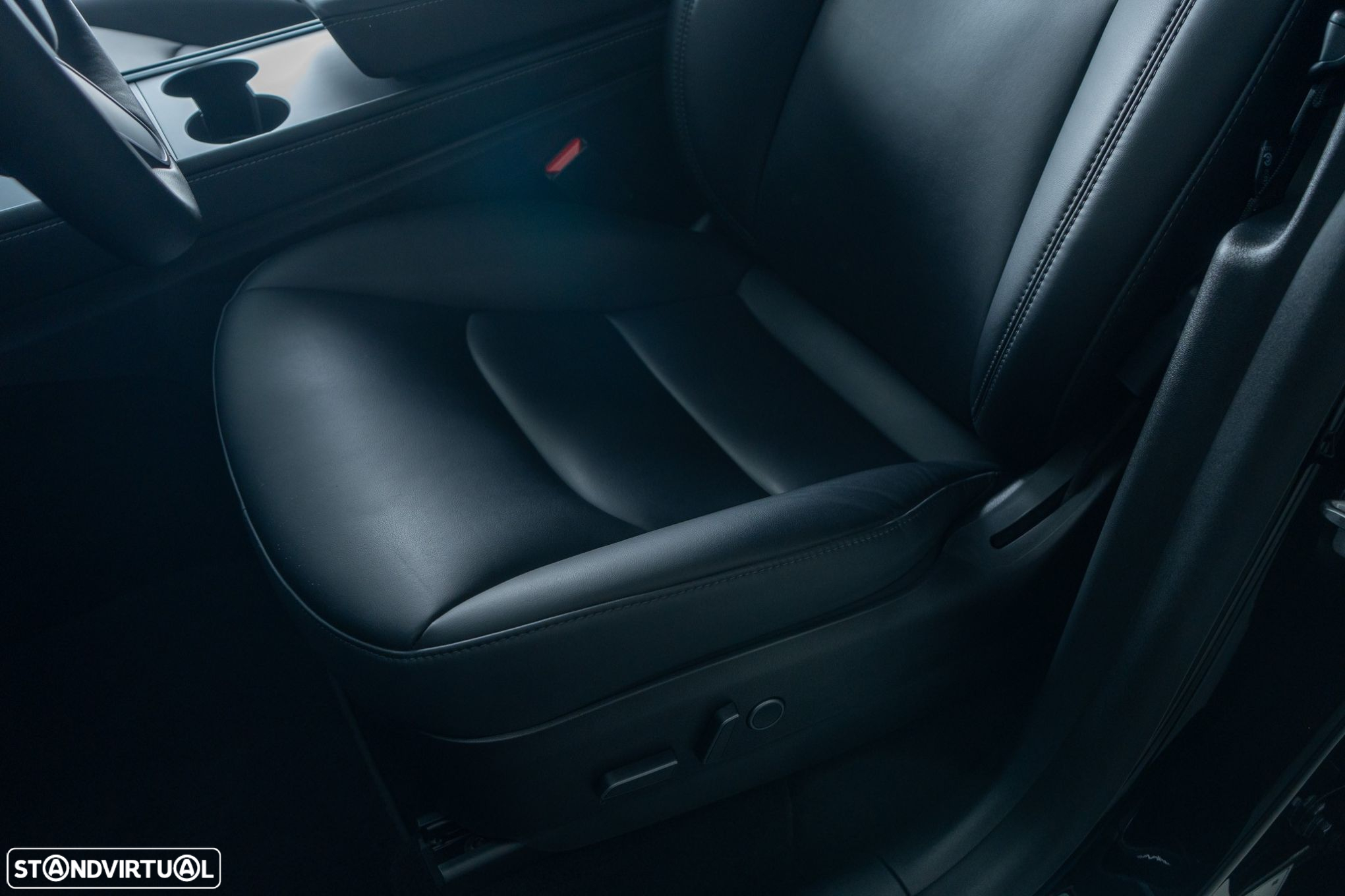 Tesla Model Y Long Range Dual Motor AWD - 7