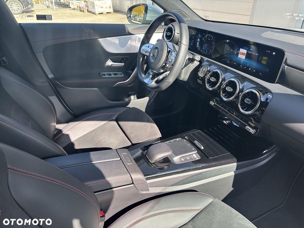 Mercedes-Benz CLA - 16