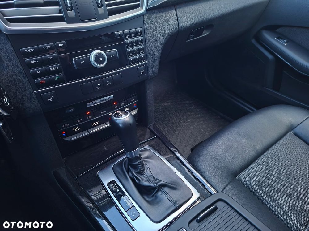 Mercedes-Benz Klasa E 200 CGI BlueEFFICIENCY Automatik Avantgarde - 19