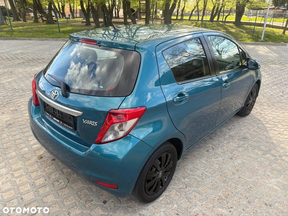 Toyota Yaris 1.33 VVT-i Lounge - 8