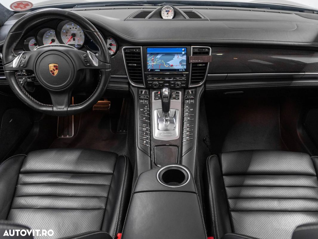 Porsche Panamera - 12